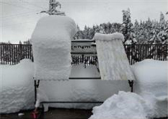 HIREC塗装面と未塗装面の着雪比較