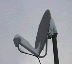 Comparison of radio reception status with and without Super hydrophobic during snowfall